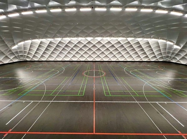 Die neue PARANET Traglufthalle an der STS HafenCity Hamburg von innen