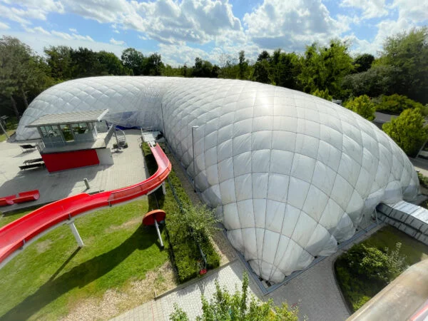 Wie aus einem Hallenbad wieder ein Freibad wird